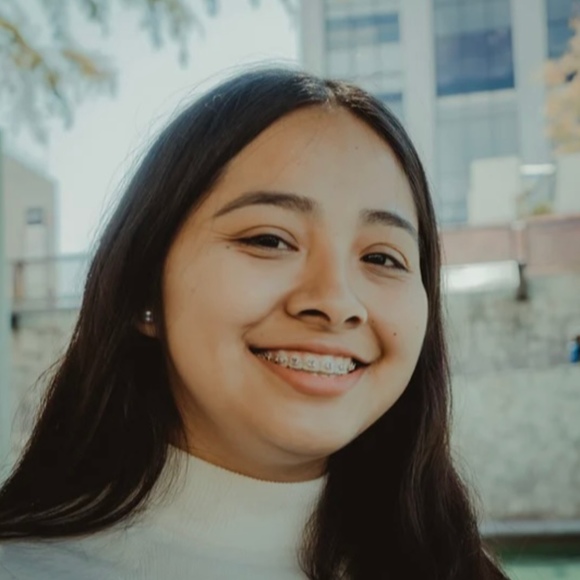 Meet your Posher, Tina - Picture 1 of 1